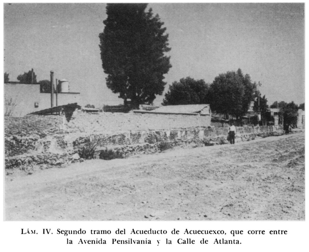 Photo of the Acuecuexco Aqueduct in 1954. From The Spring and the Aqueduct of Acuecuexco, by Cesar Lizardi Ramos.